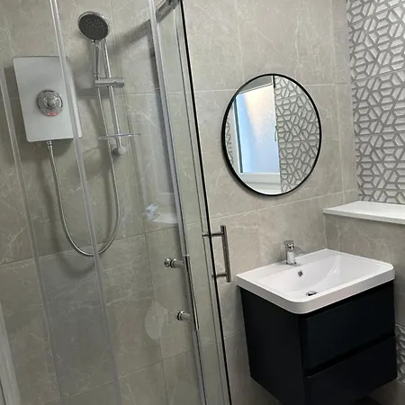 Cozy 2 Bedrooms With Private Parking Space And Garden Edinburgh Exterior photo