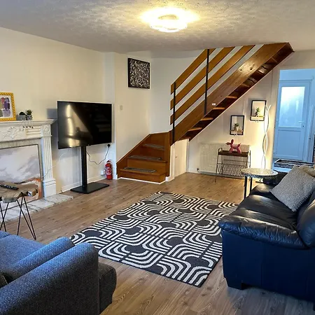 Cozy 2 Bedrooms With Private Parking Space And Garden Edinburgh Exterior photo